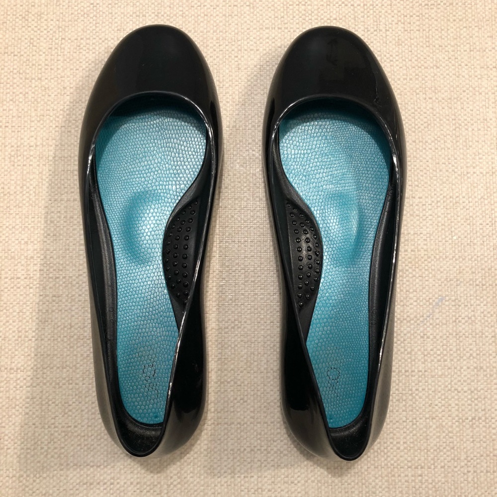 Oka B Flats